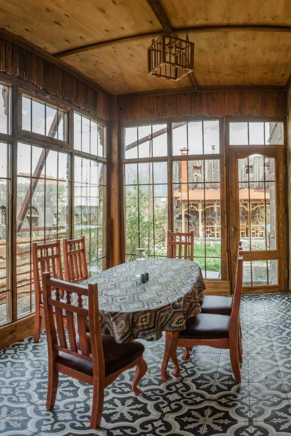 ARmoon Hotel Gjoemri Buitenkant foto