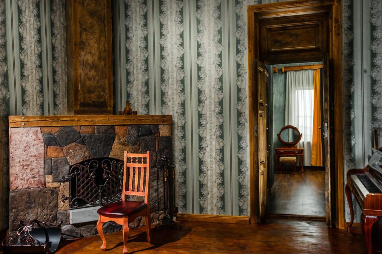 ARmoon Hotel Gjoemri Buitenkant foto